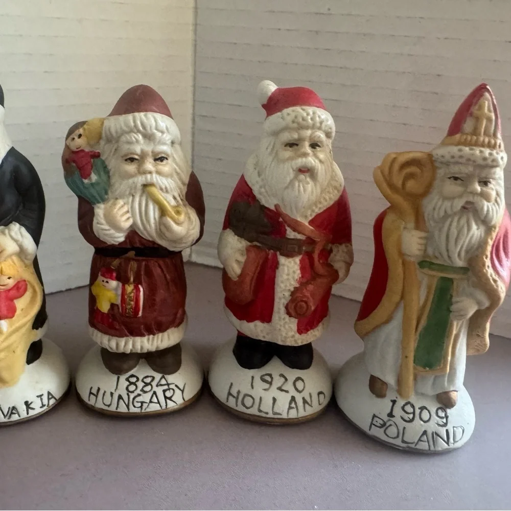 Santas From Around The World Figurine Collection Set of 11